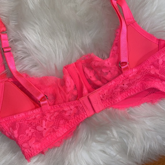 Victoria’s Secret Bra - Picture 3 of 3